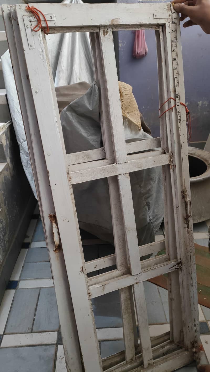 3 used windows 0