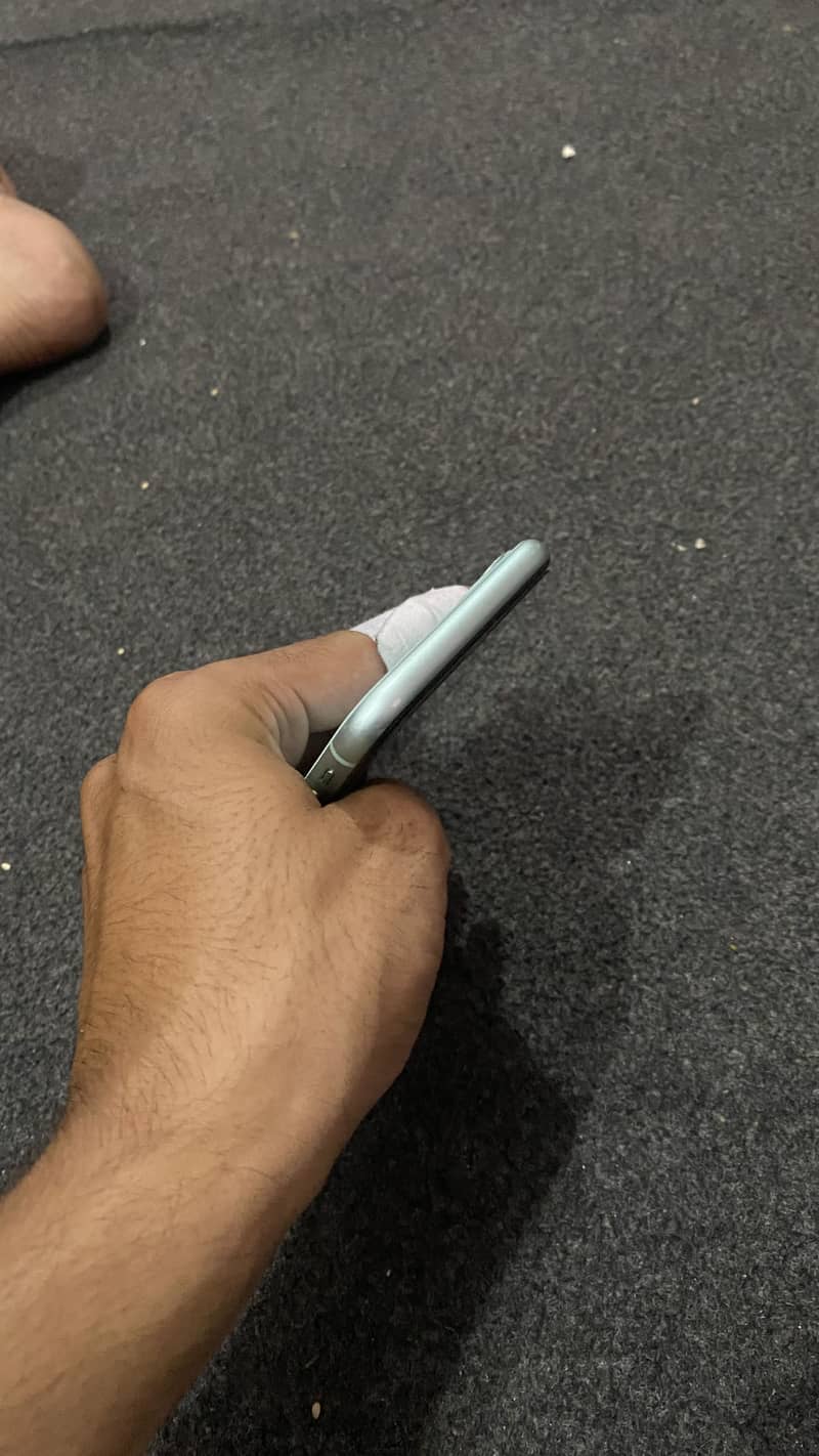 Apple iPhone 11 5