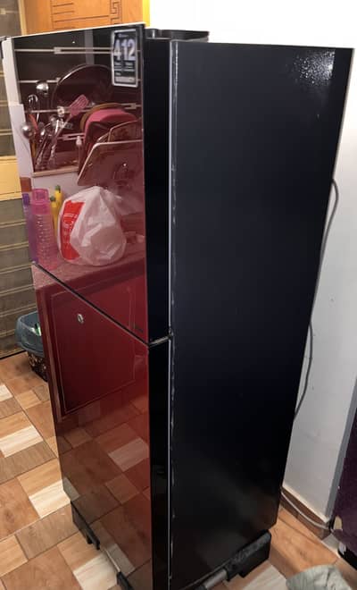 Dawlance refrigerator 6 month used