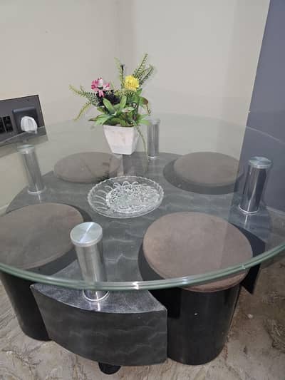 Glass table and 4 pc seats