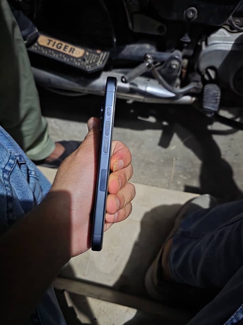 Apple iPhone 15 Pro 1