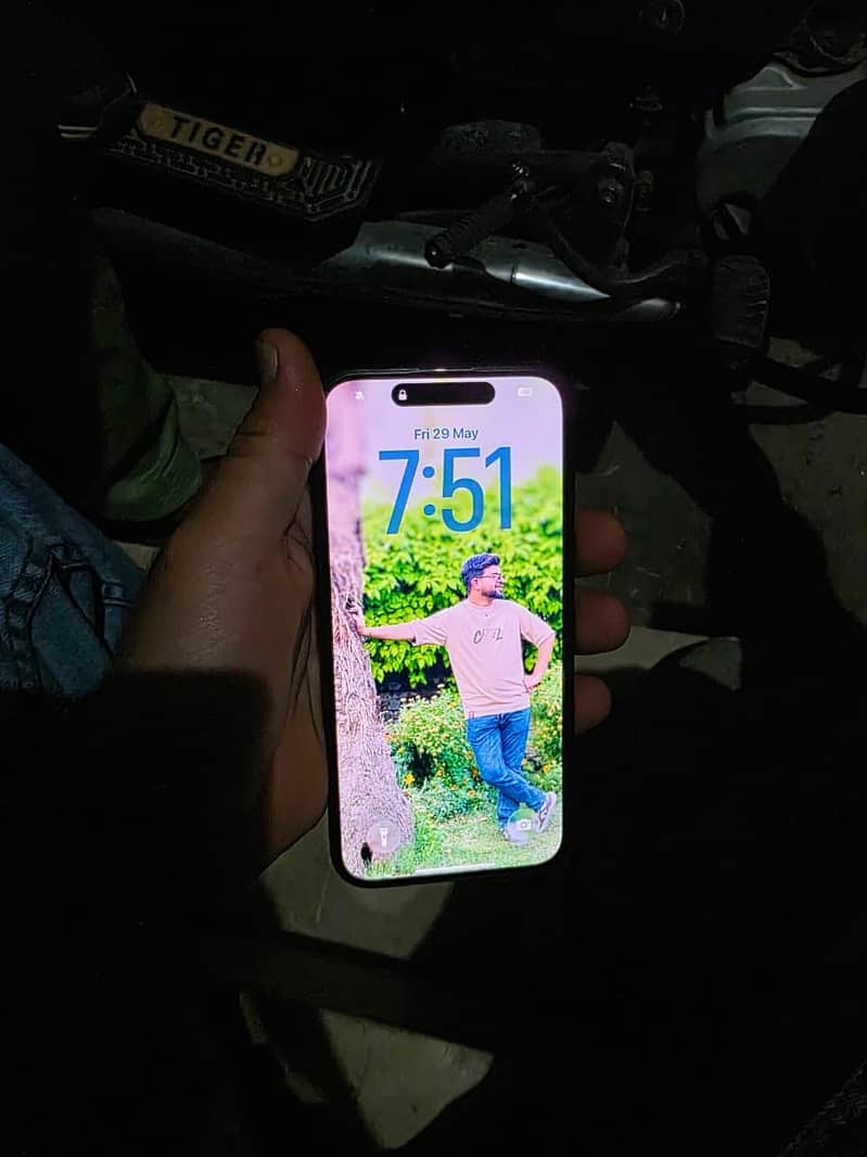 Apple iPhone 15 Pro 4
