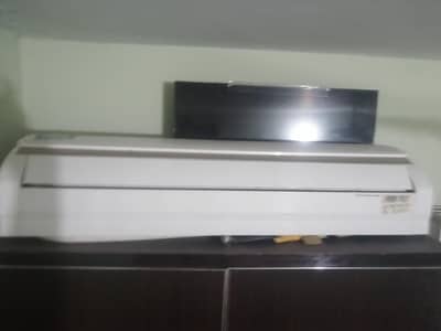 Orient 1.5 Ton Urgent for sale in fit condition(original out door)