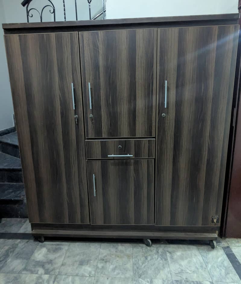 Wardrobe 0