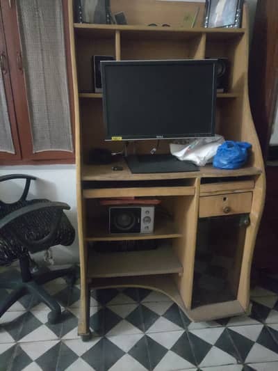 Monitor for sell with trolley