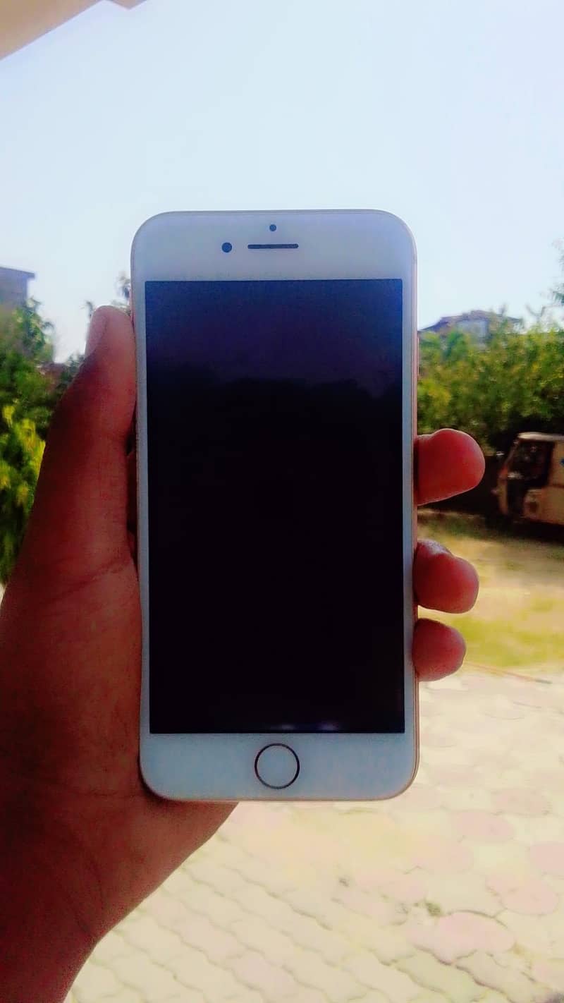 Apple iPhone 8 1