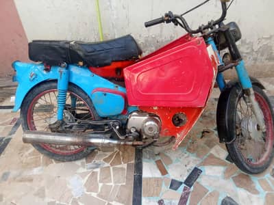 Mein 3 gear lagte Hain aur bike mein clach nahi hai aise hi chalti Hai