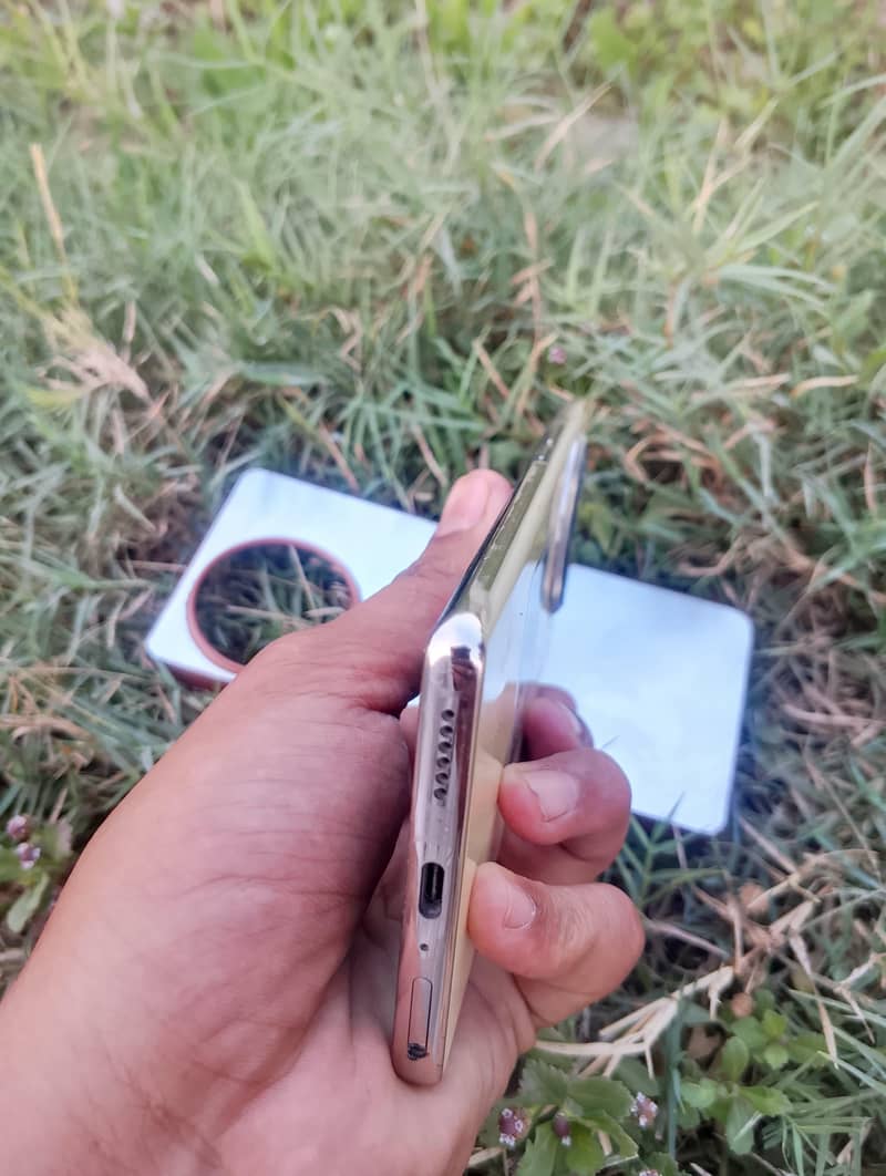 Tecno CAMON 30S 7