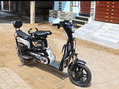 VLRA CLASSIC Scooty New GOOD condition