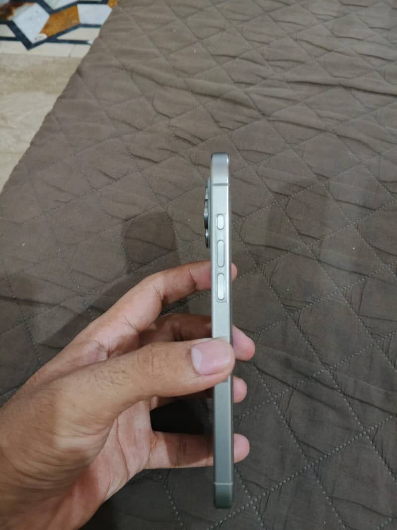 Iphone 15pro max 2