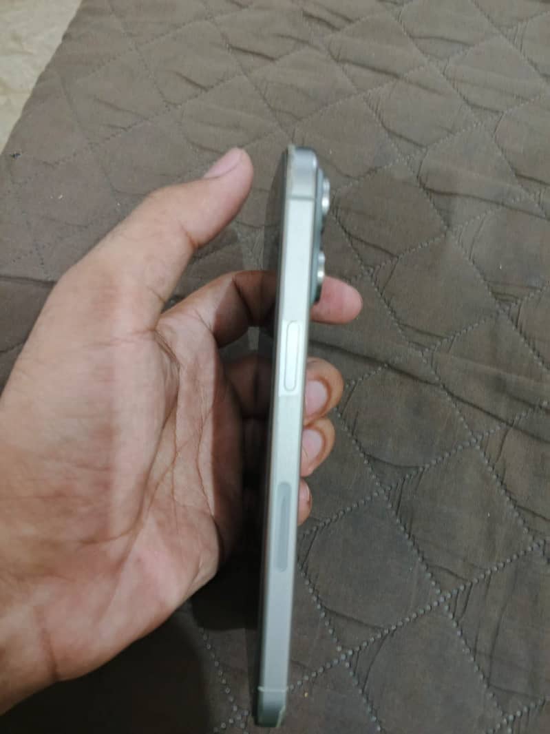 Iphone 15pro max 5