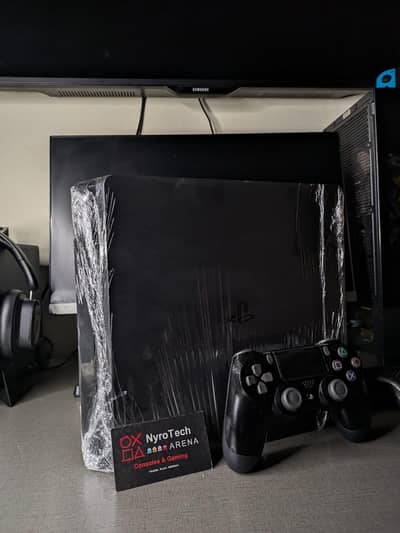 PlayStation 4 Slim 500GB - Smooth Performance, Home Used