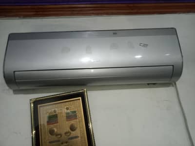 Gree Split AC 1.5 Ton