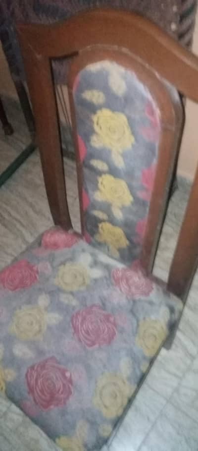 dinning table and chairs