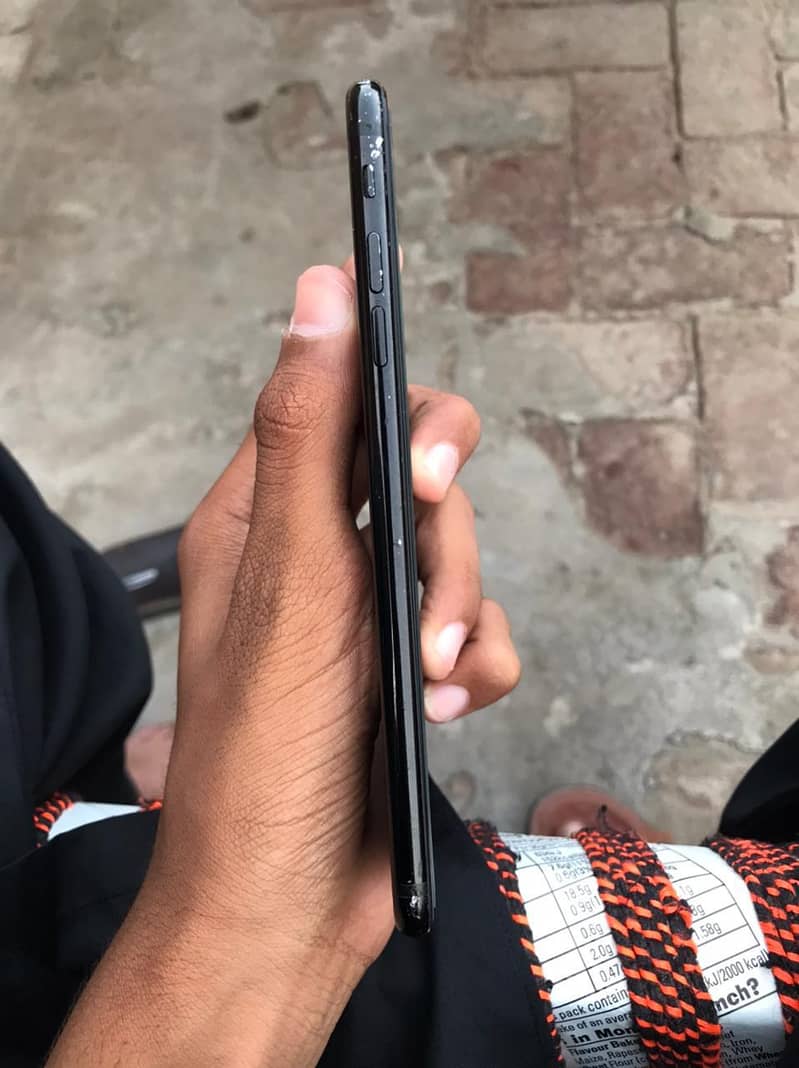 Apple iPhone 7 Plus 9