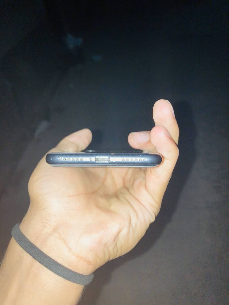 Apple iPhone 8 1
