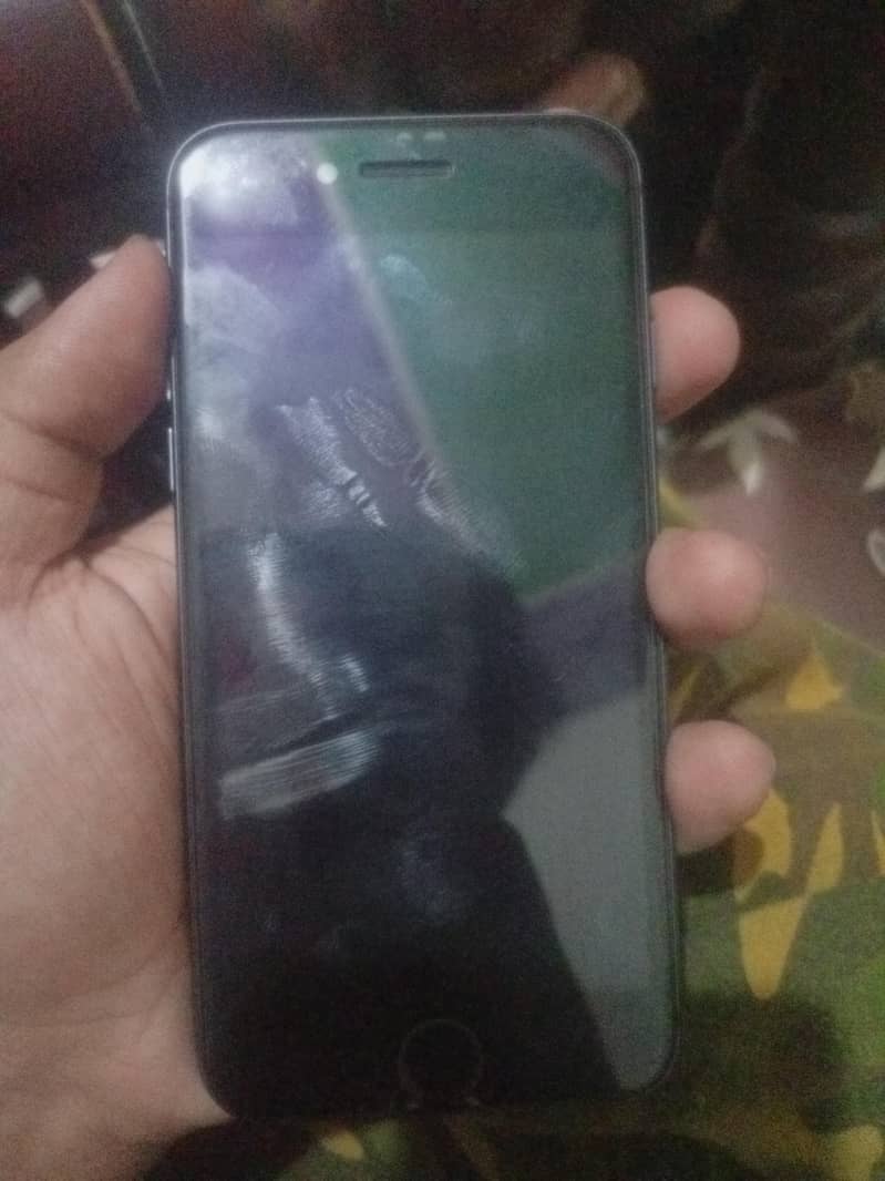 Apple iPhone 8 1