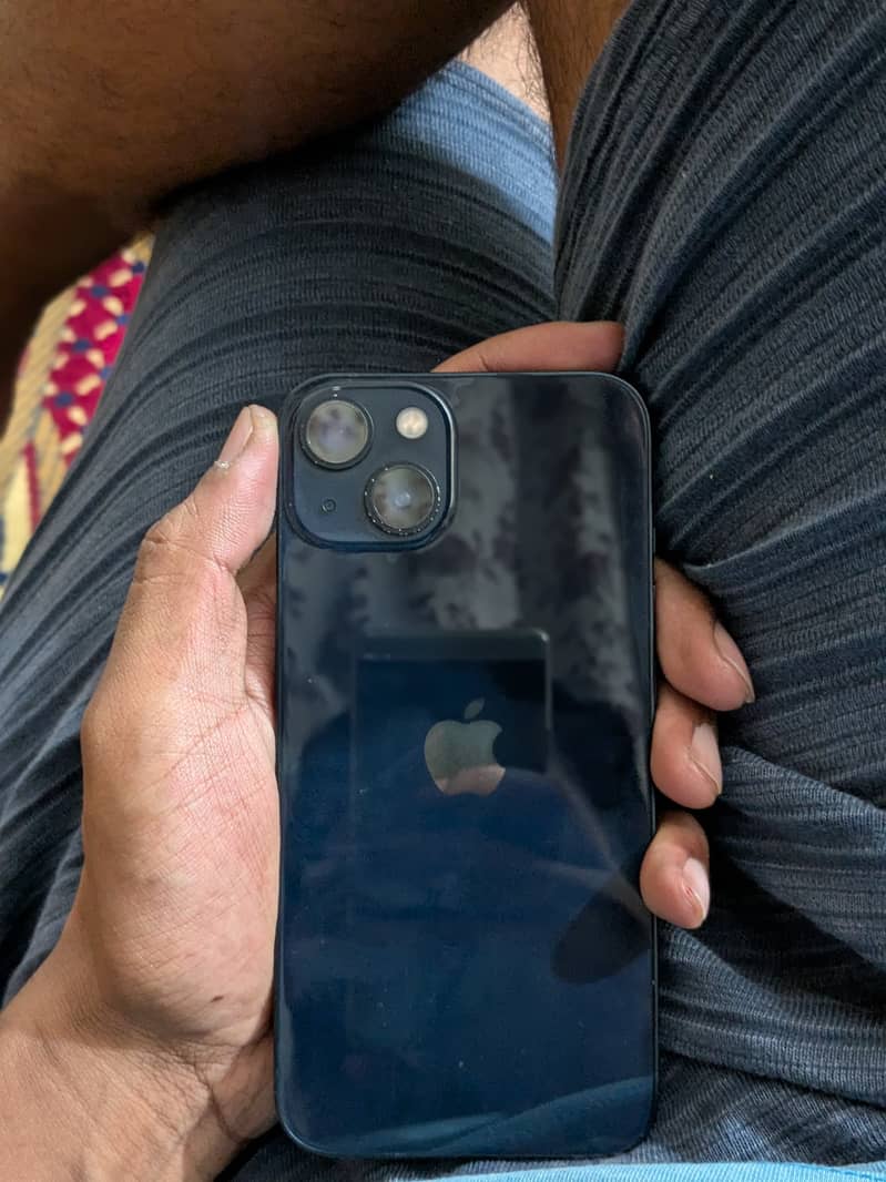 Apple iPhone 13 2