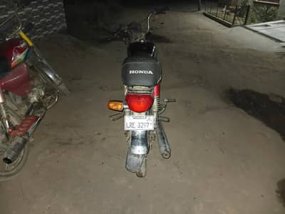 pakhero 2002 model for sale
