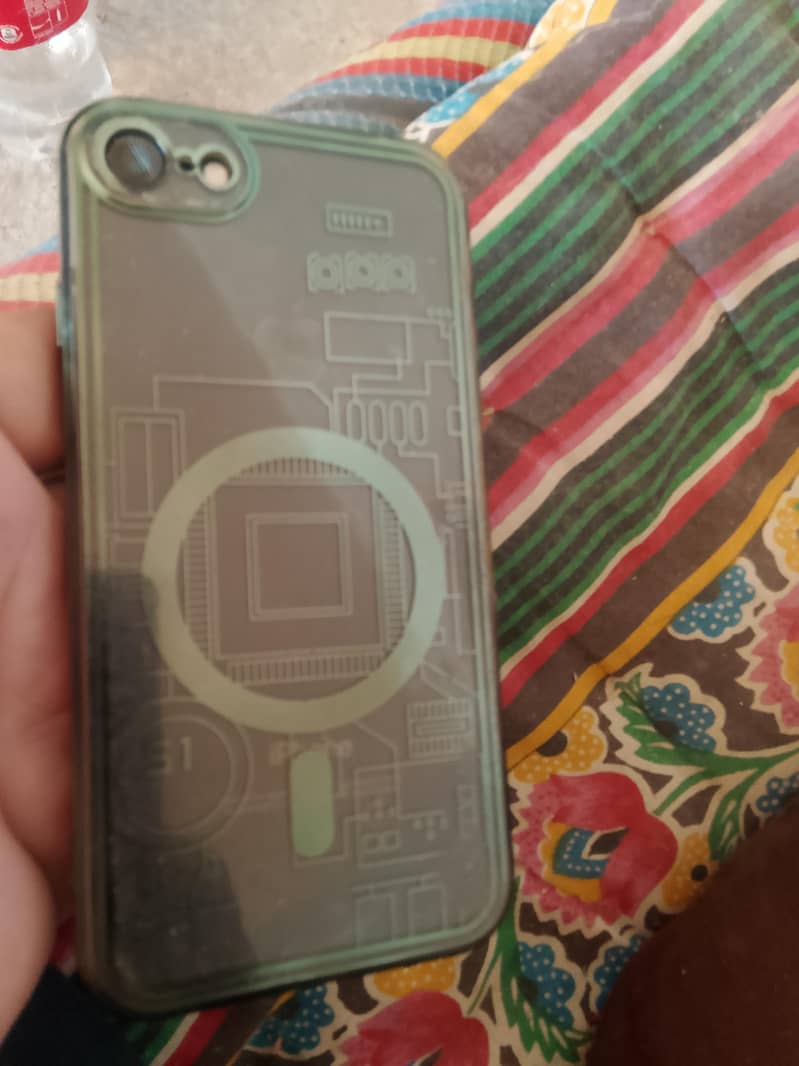 Apple iPhone 7 0