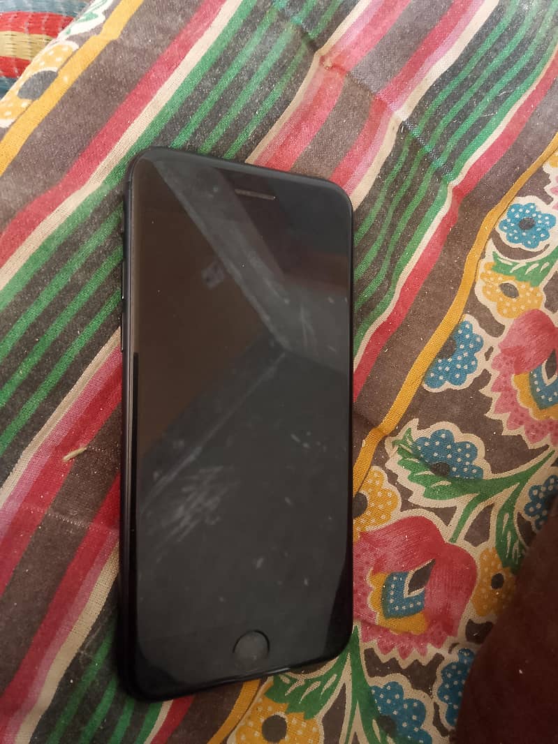 Apple iPhone 7 4
