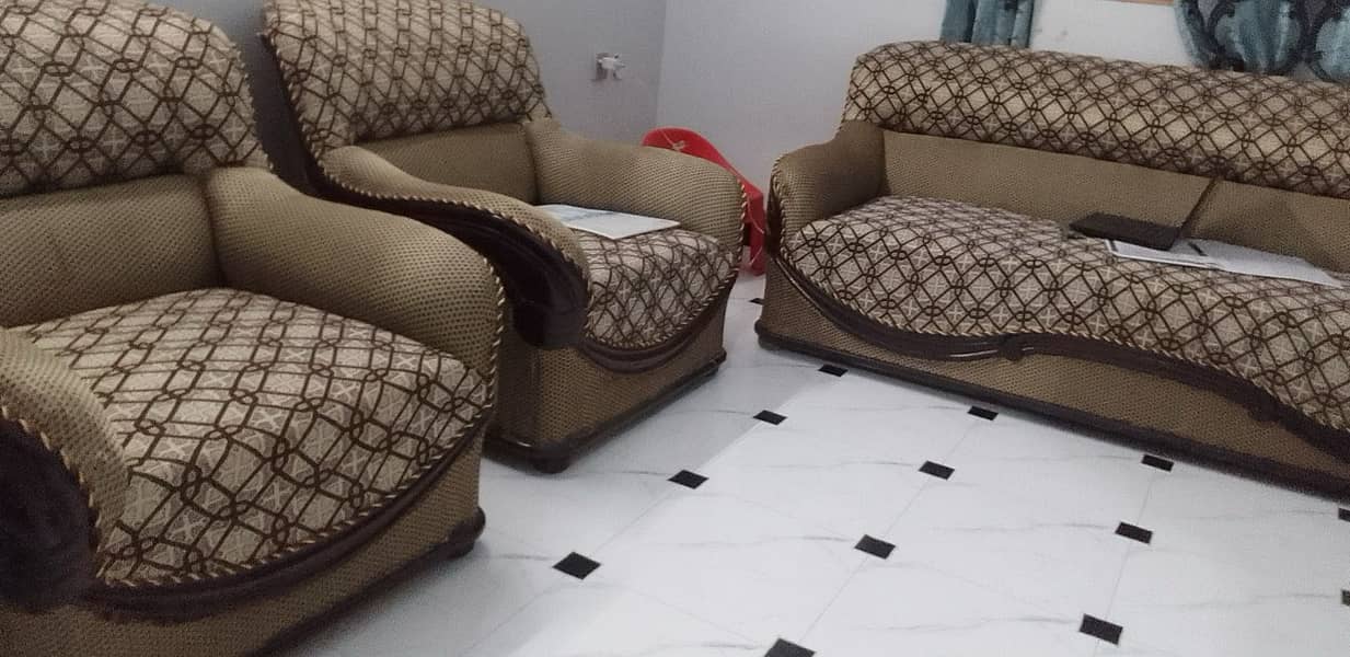 5 Seater’s Sofas Set with Table 1