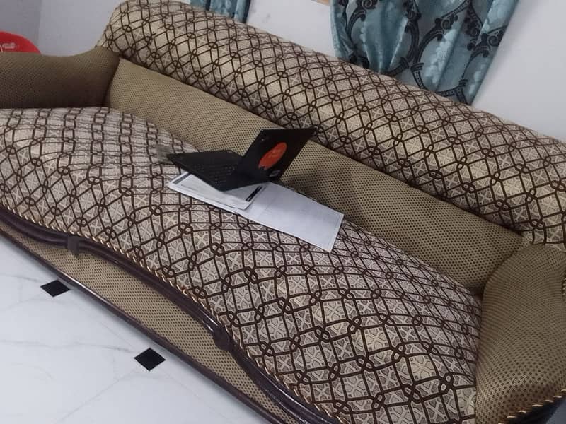 5 Seater’s Sofas Set with Table 3
