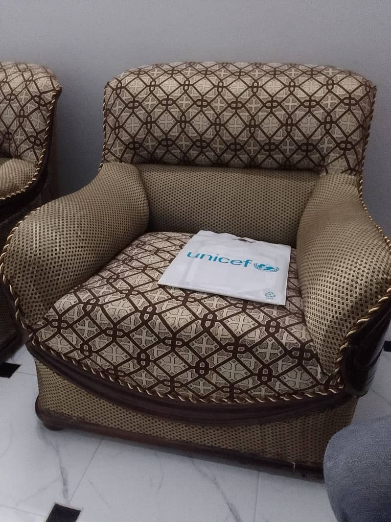 5 Seater’s Sofas Set with Table 4