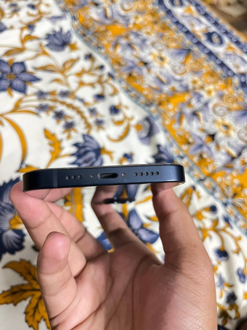 Apple iPhone 13 1