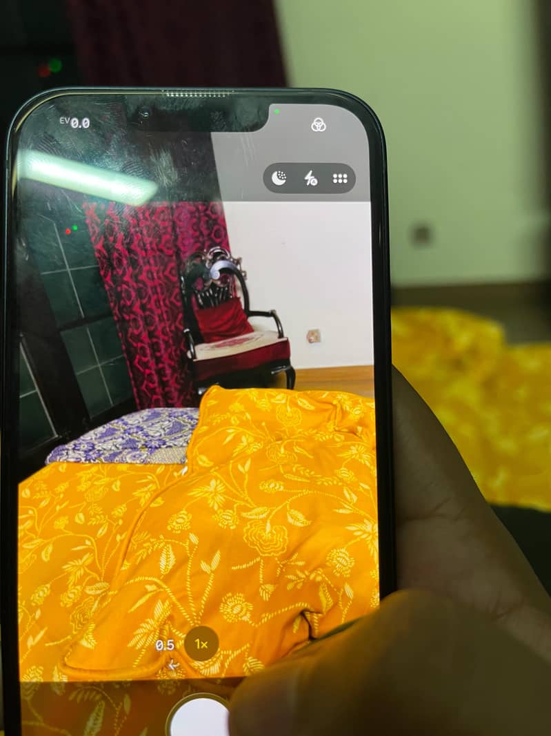 Apple iPhone 13 4