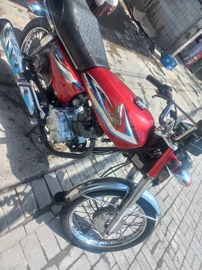 Urgent sale Honda CG 125 Model 2015