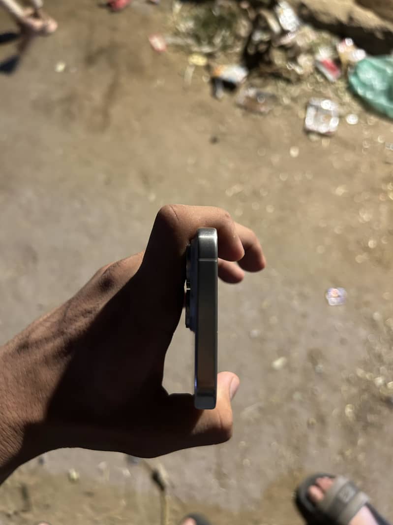 Apple iPhone 15 Pro 1