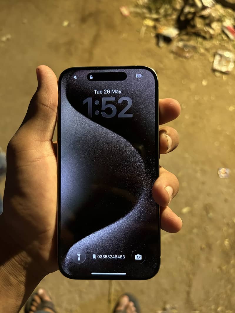 Apple iPhone 15 Pro 3
