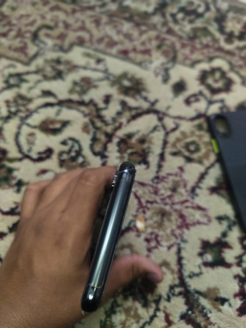 Apple iPhone X 4