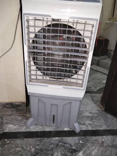 AIR COOLER COOLS THE WHOLE ROOM