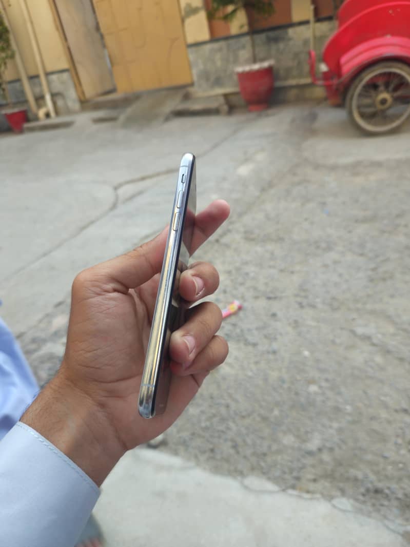 Apple iPhone X 1
