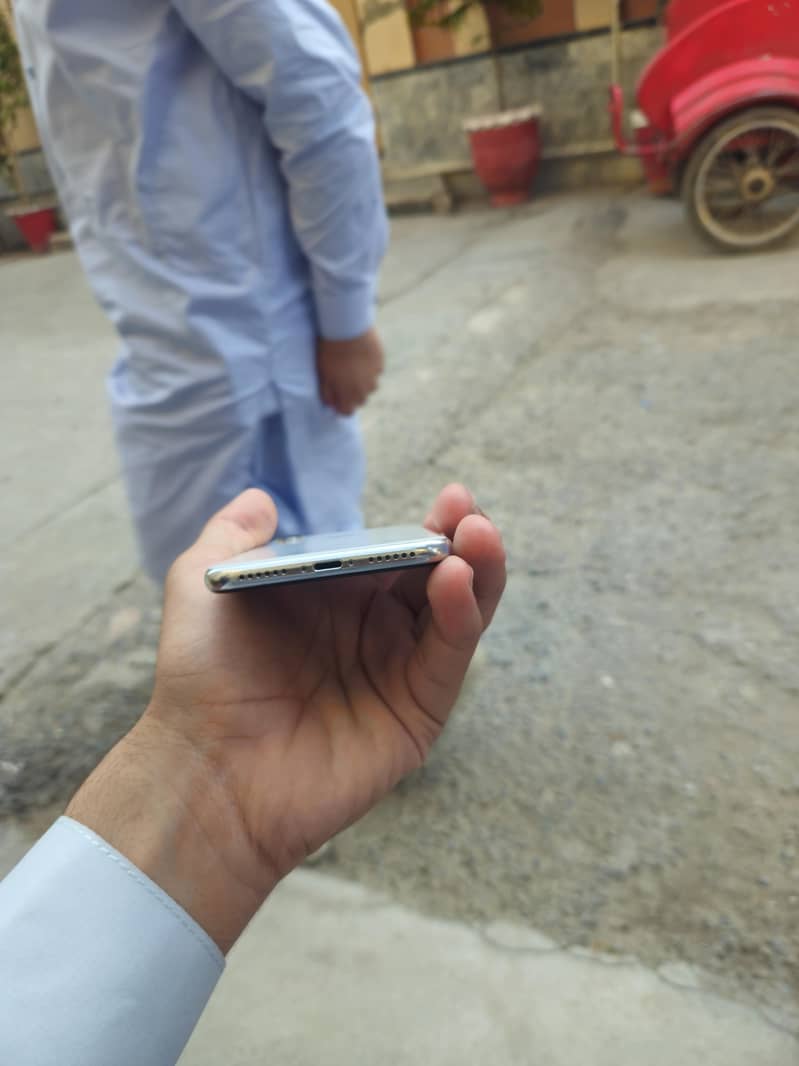 Apple iPhone X 2