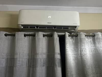 Orient 1.5 ton ac dc inverter 10 by 10