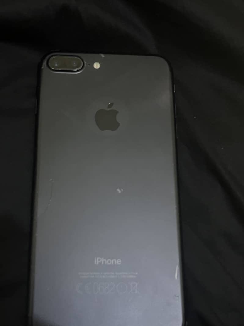 Apple iPhone 7 Plus 1