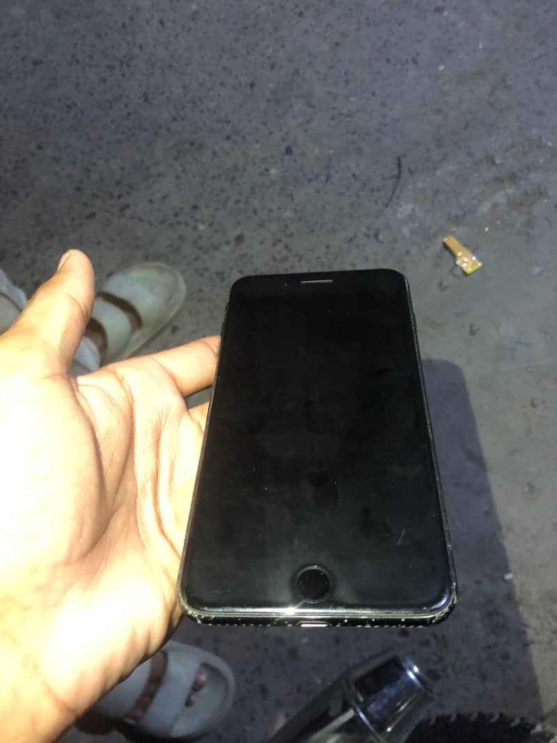 Apple iPhone 7 Plus 0