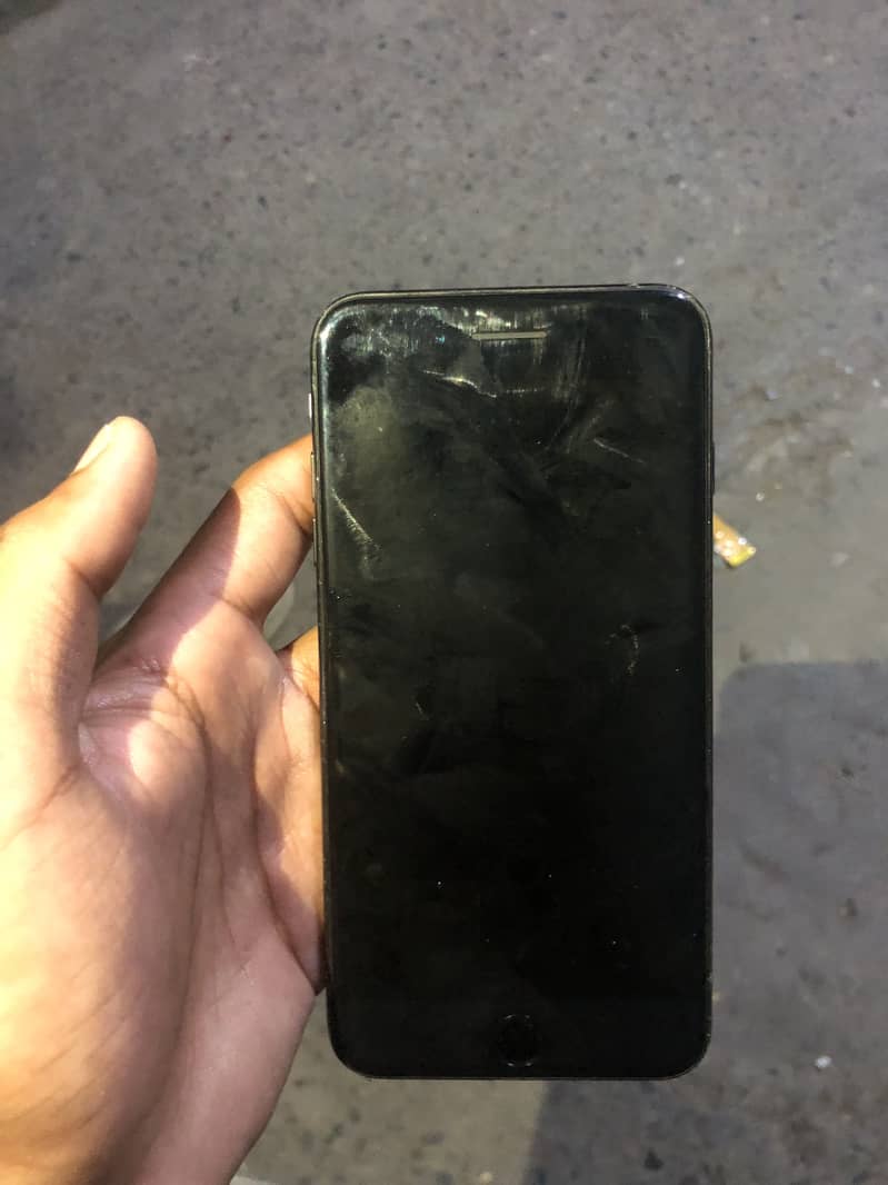 Apple iPhone 7 Plus 1