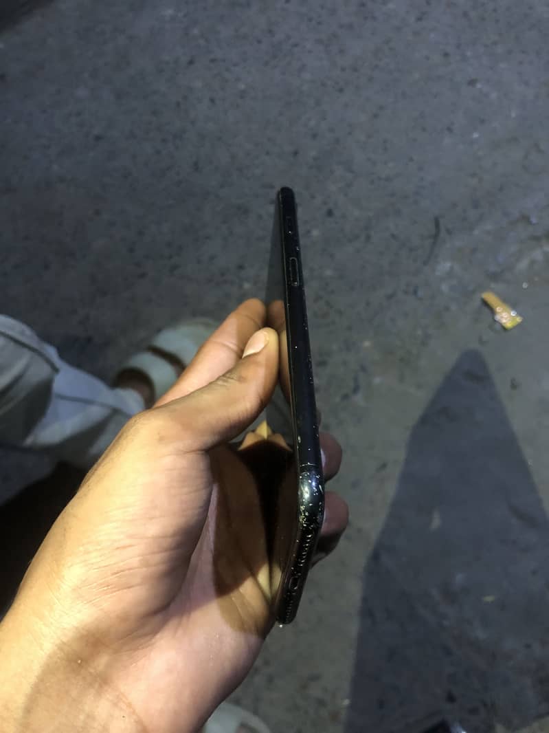 Apple iPhone 7 Plus 3