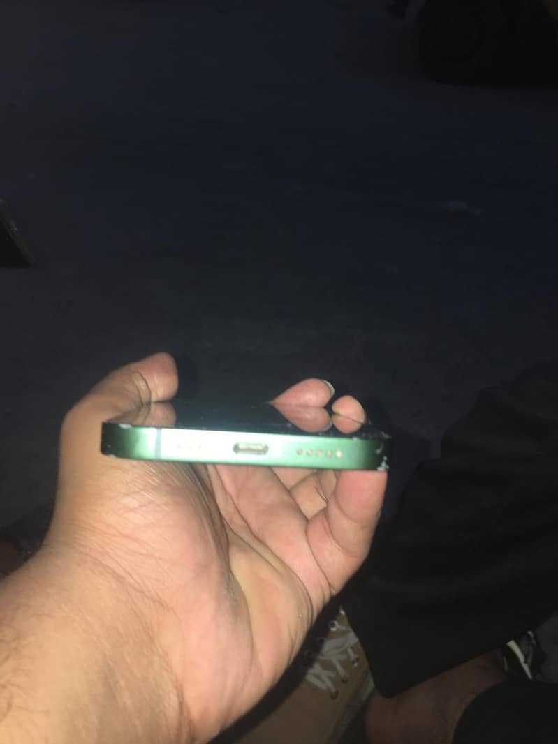 Apple iPhone 13 1