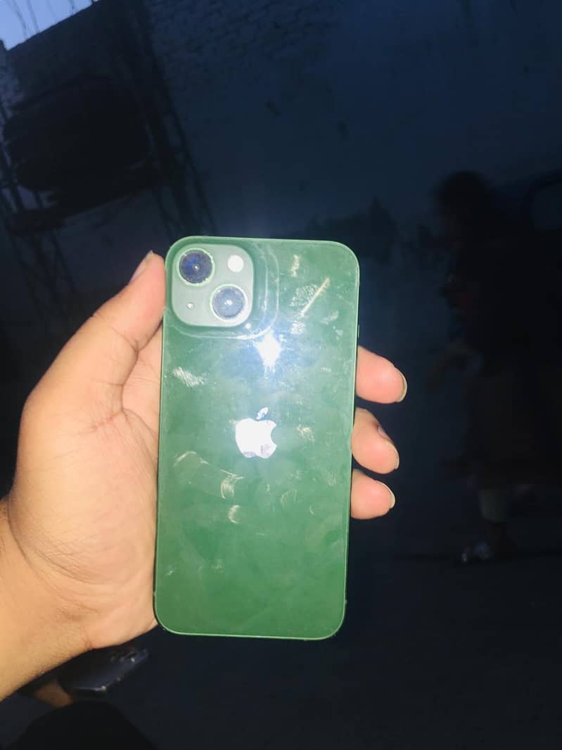 Apple iPhone 13 5