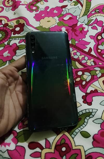 Samsung Mobile A70