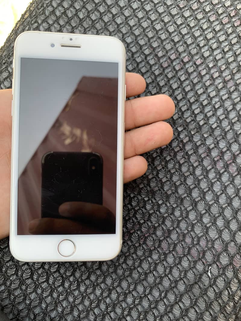 Apple iPhone 8 4