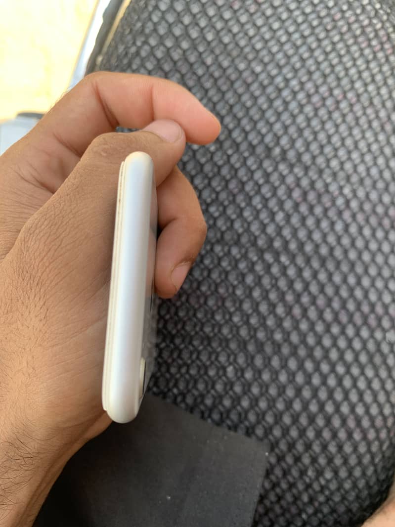 Apple iPhone 8 5