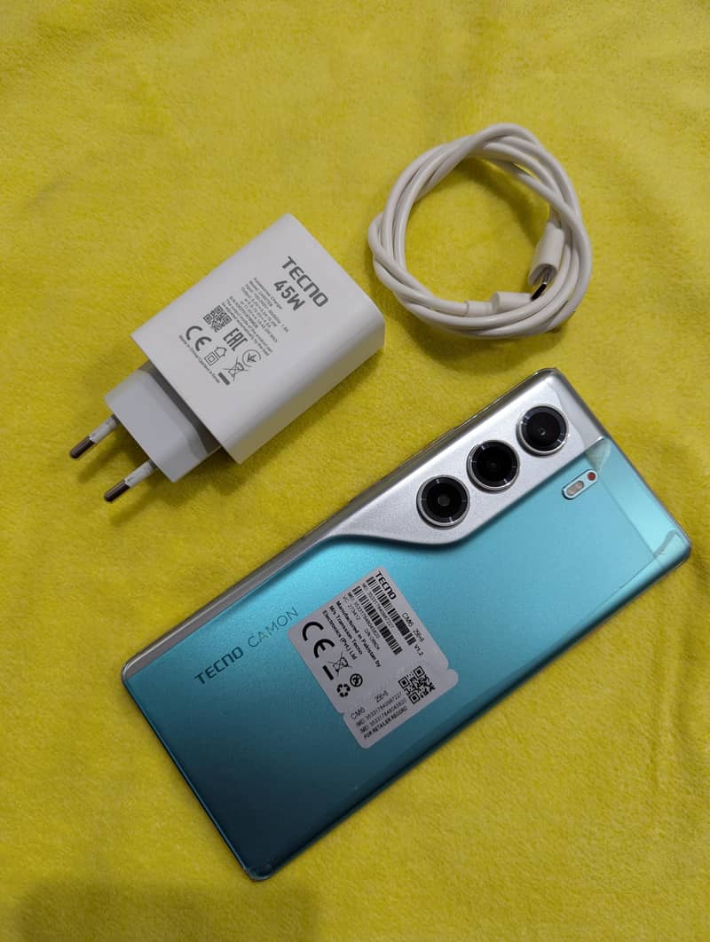 Tecno CAMON 40 Pro 1