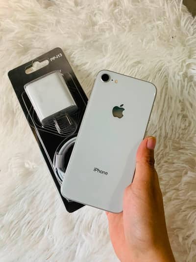 iphone 8 128GB full box Whatsapp no 03291198929