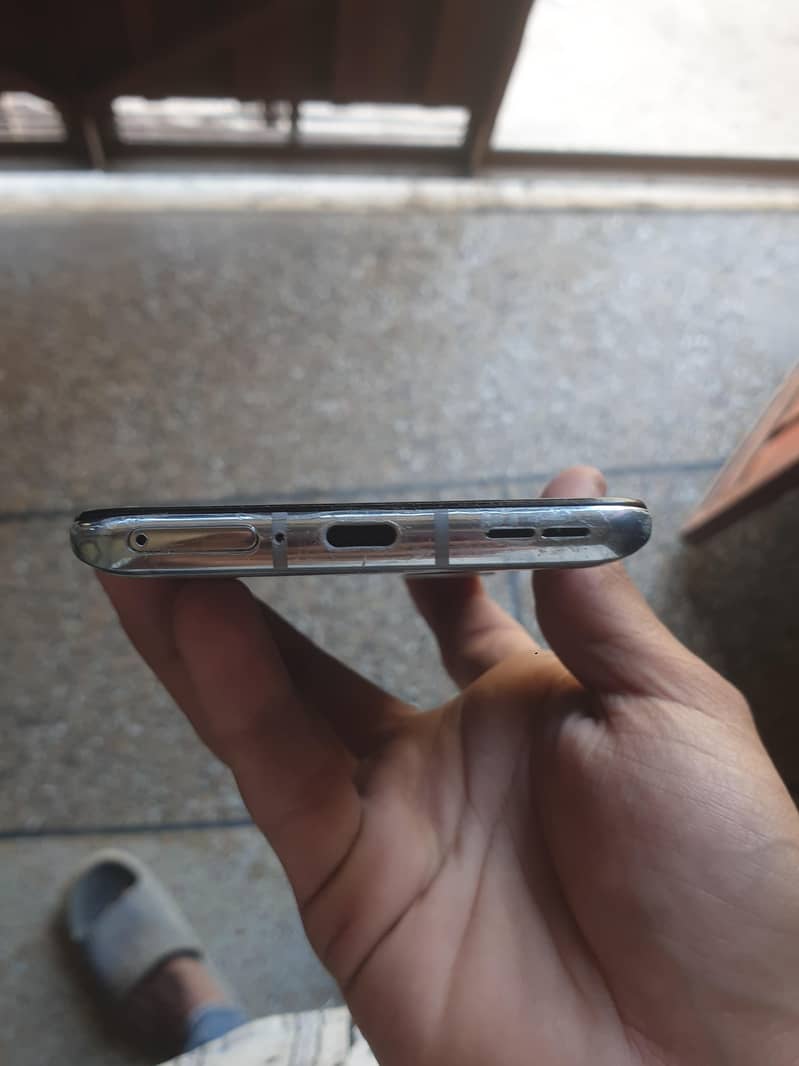 One Plus 8T 4